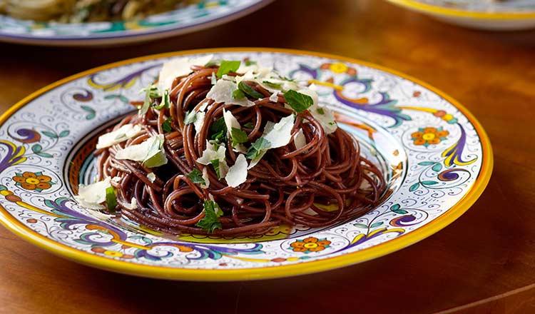 Spaghetti al Vino Rosso (Spaghetti with Red Wine and Pecorino)