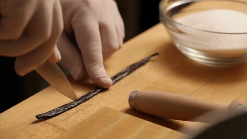 Chef’s Tip: Making Vanilla Sauce