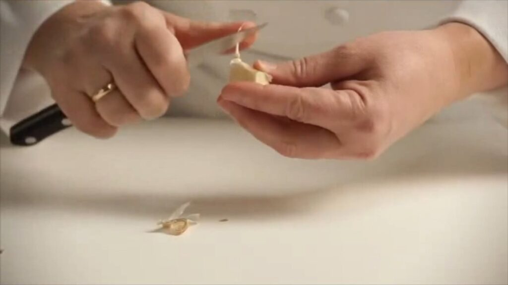 Chef’s Tip: Mincing Garlic