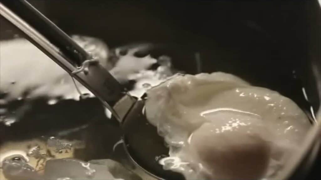 Chef’s Tip: Poaching Eggs