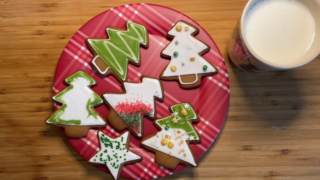Decorating Christmas Cookies for Beginners