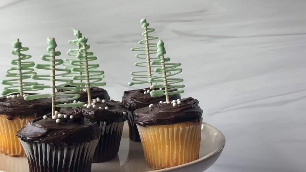 DISH Test Kitchen: Cute Christmas Cake Toppers