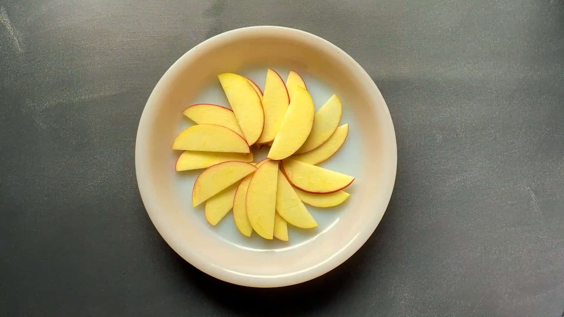 DISH Test Kitchen: How to Cut Pretty Apple Slices - DISH