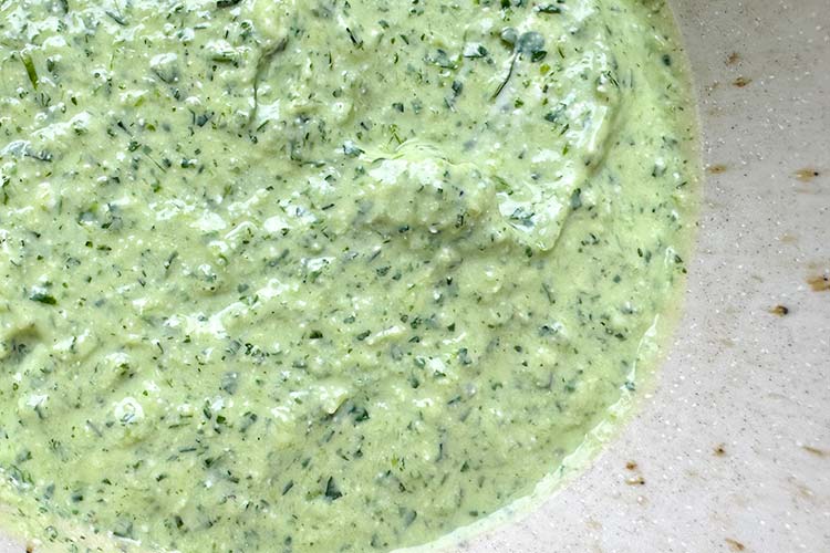 Herby cottage cheese dip