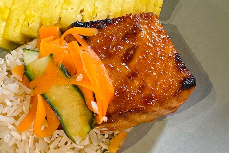 Huli huli salmon with pineapple and brown rice